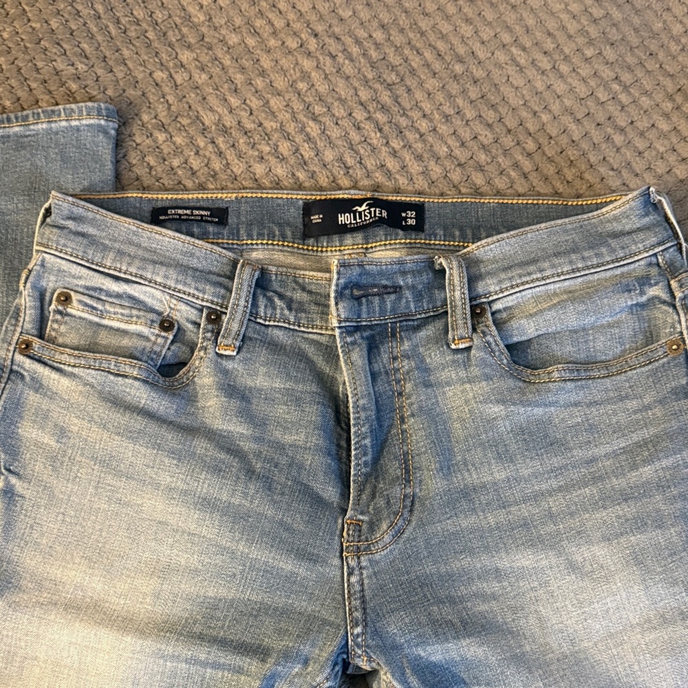 Hollister Men's Light Blue Slim Straight Jeans